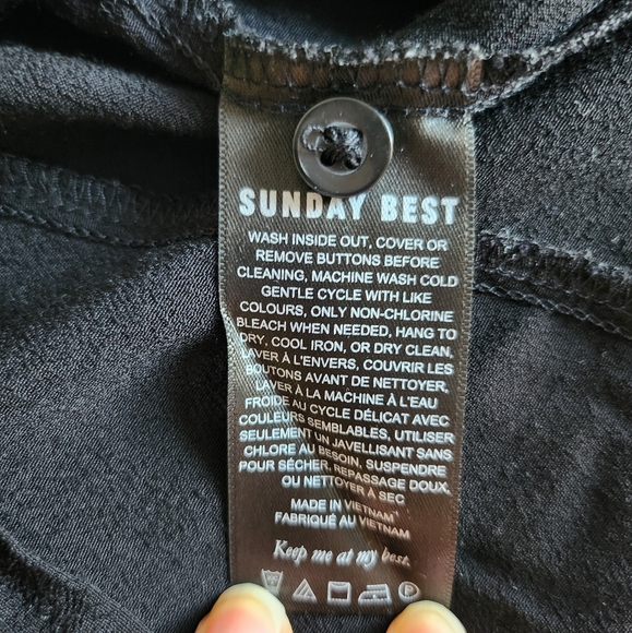 Aritzia Sunday Best 6 (S) cropped cardigan, ruched sleeves, button down - Picture 4 of 7